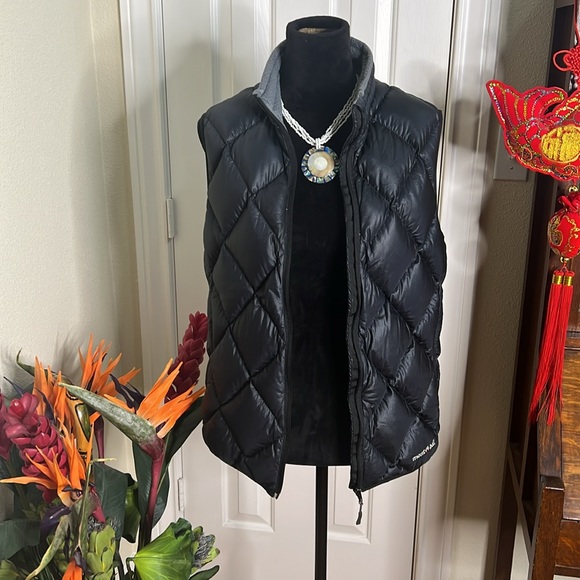 Moncler Black Quilted Women's Vest - Picture 6 of 9